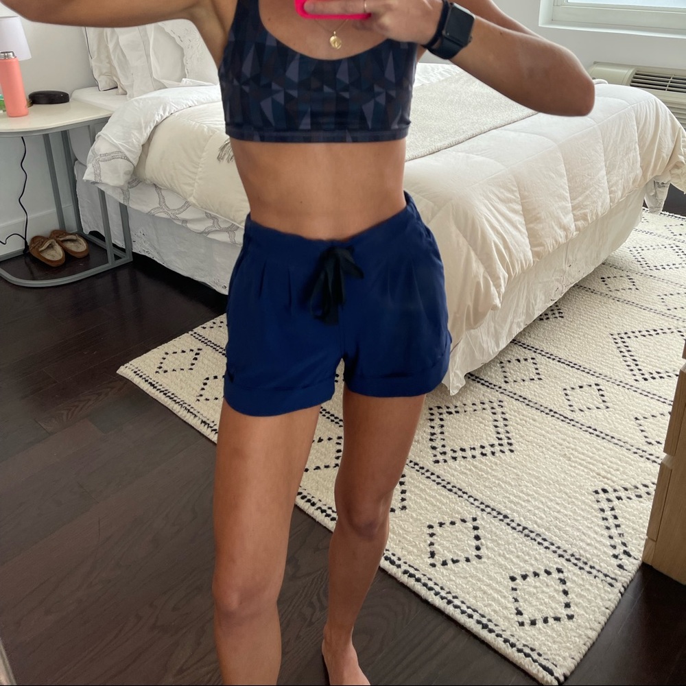 Lululemon Spring Breakaway shorts